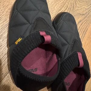 Teva Ember Moc Slip-Ons Size 7